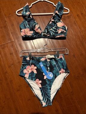 Cupshe Navy Floral Ruffle Bikini Set with Pink Blooms